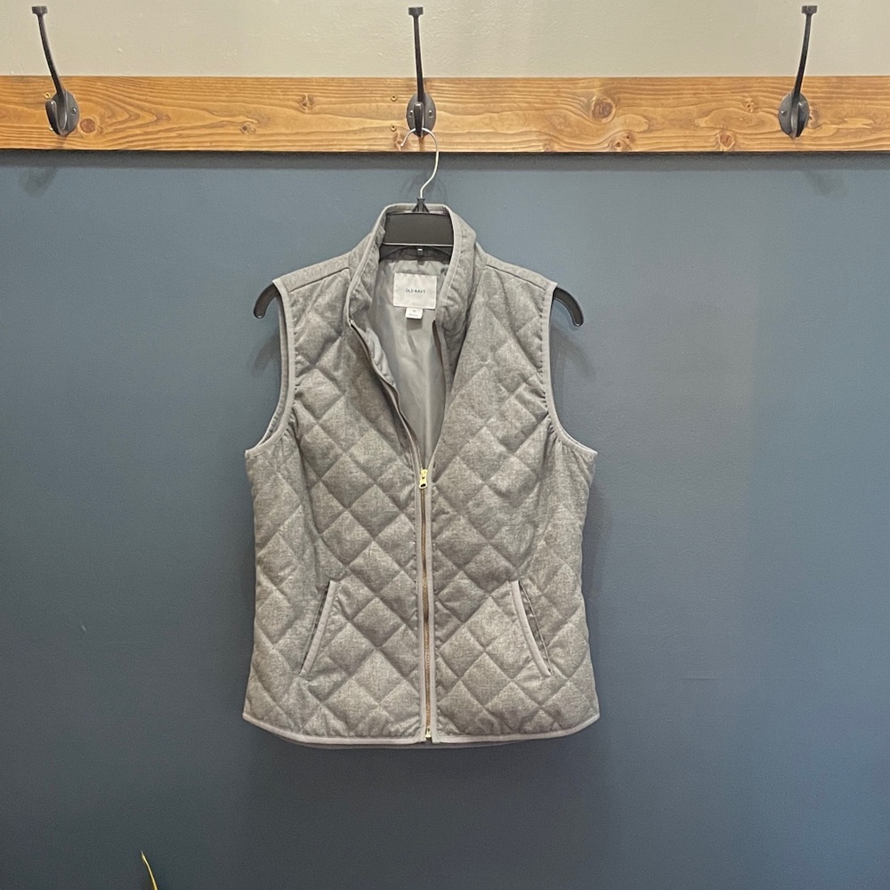 Old Navy Women's Heather Gray Quilted Vest
